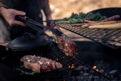 Barebones Grill Grate Grill Rooster TBV Cowboy Fire Pit Grill System Small 7 Barebones Grill Grate Grill Rooster TBV Cowboy Fire Pit Grill System Small -Barebones Winkel image 109