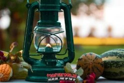 Original Feuerhand Stormlantaarn Groen -Barebones Winkel image 599